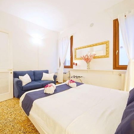 Santa Marina Apartment Rialto Veneţia Exterior foto