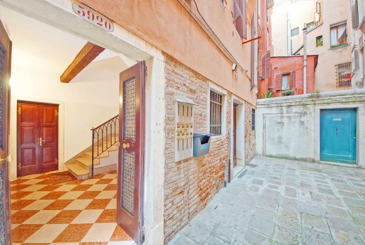 Santa Marina Apartment Rialto Veneţia Exterior foto