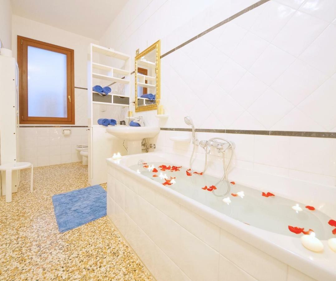 Santa Marina Apartment Rialto Veneţia Exterior foto