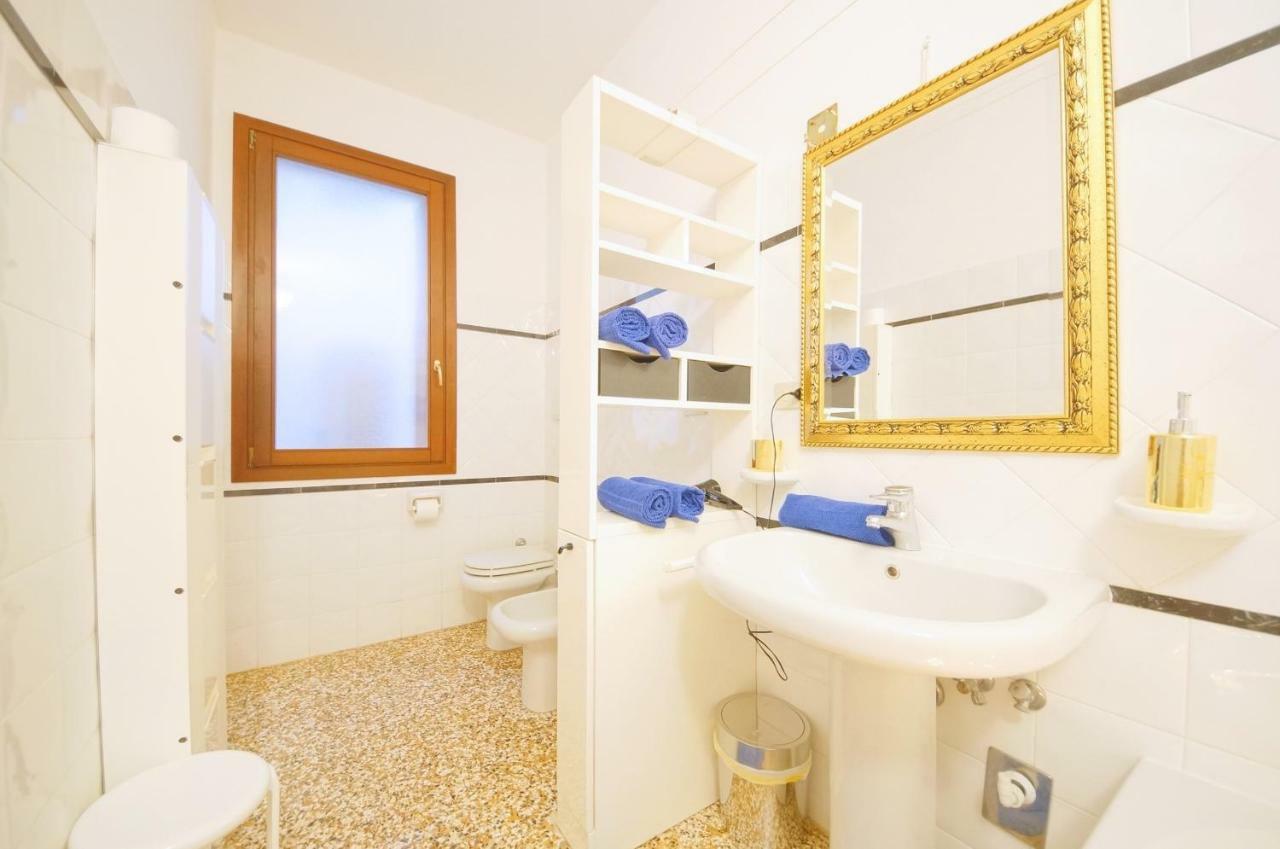 Santa Marina Apartment Rialto Veneţia Exterior foto